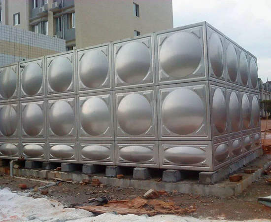 不銹鋼水箱安裝完畢后，可以通過以下步驟進(jìn)行測試